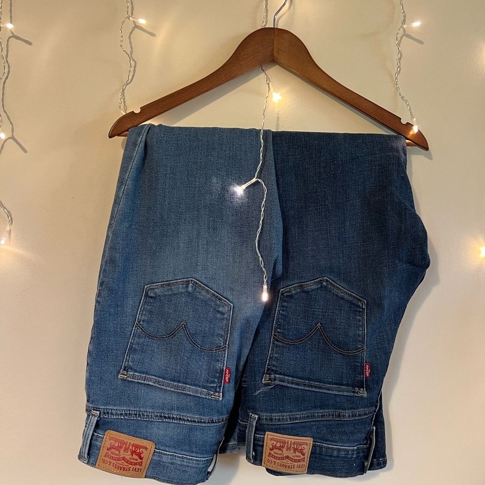 Pair of Size 29 Levi’s blue jeans